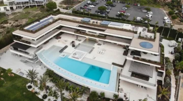 قرار مفاجئ رونالدو يطرح قصر اعتزاله الفاخر للبيع بسبب مشاكل الجيران